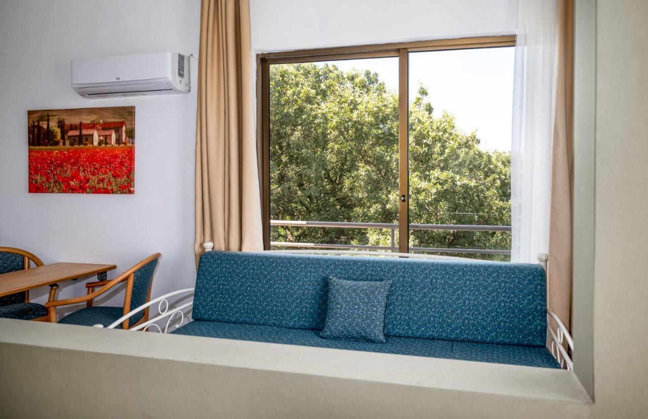 Ivory Hotel Theológos 외부 사진