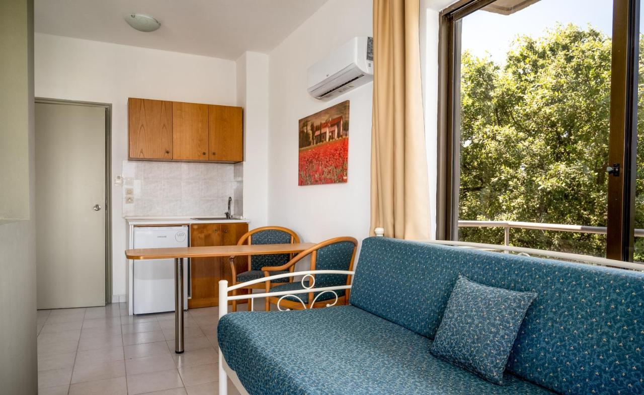 Ivory Hotel Theológos 외부 사진